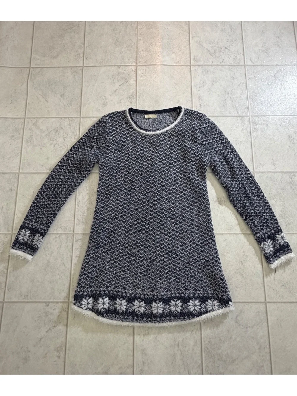 ZEV A Women's Knit Sweater Dress with Snowflake Pattern